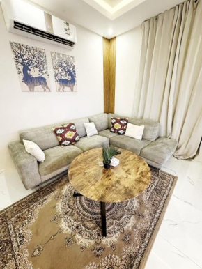 Beautiful apartment with private entrance B1